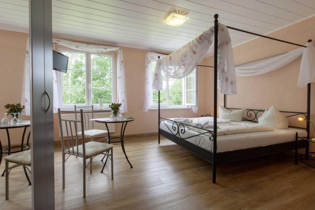 Kraeuterbaude Hotell Saupsdorf Eksteriør bilde