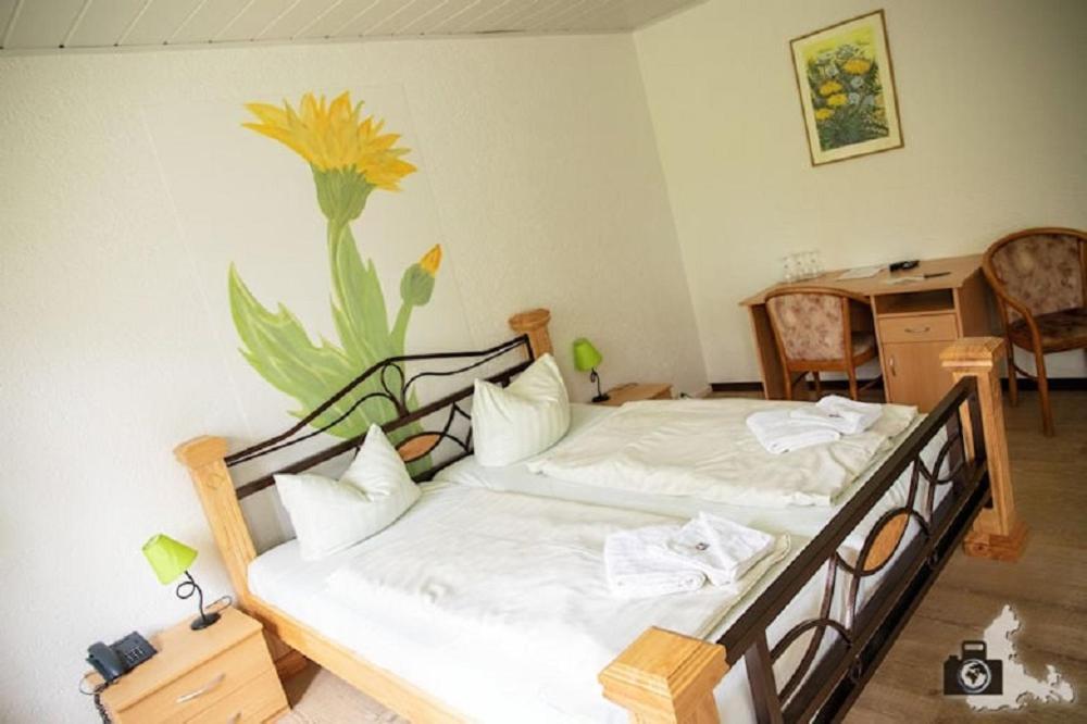 Kraeuterbaude Hotell Saupsdorf Eksteriør bilde